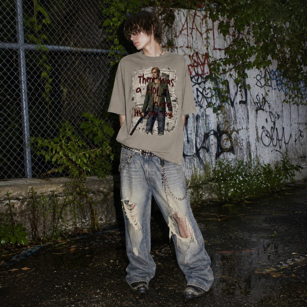 Silent Hill 2 VINTAGE T-Shirt - James Sunderland "there was a hole here"