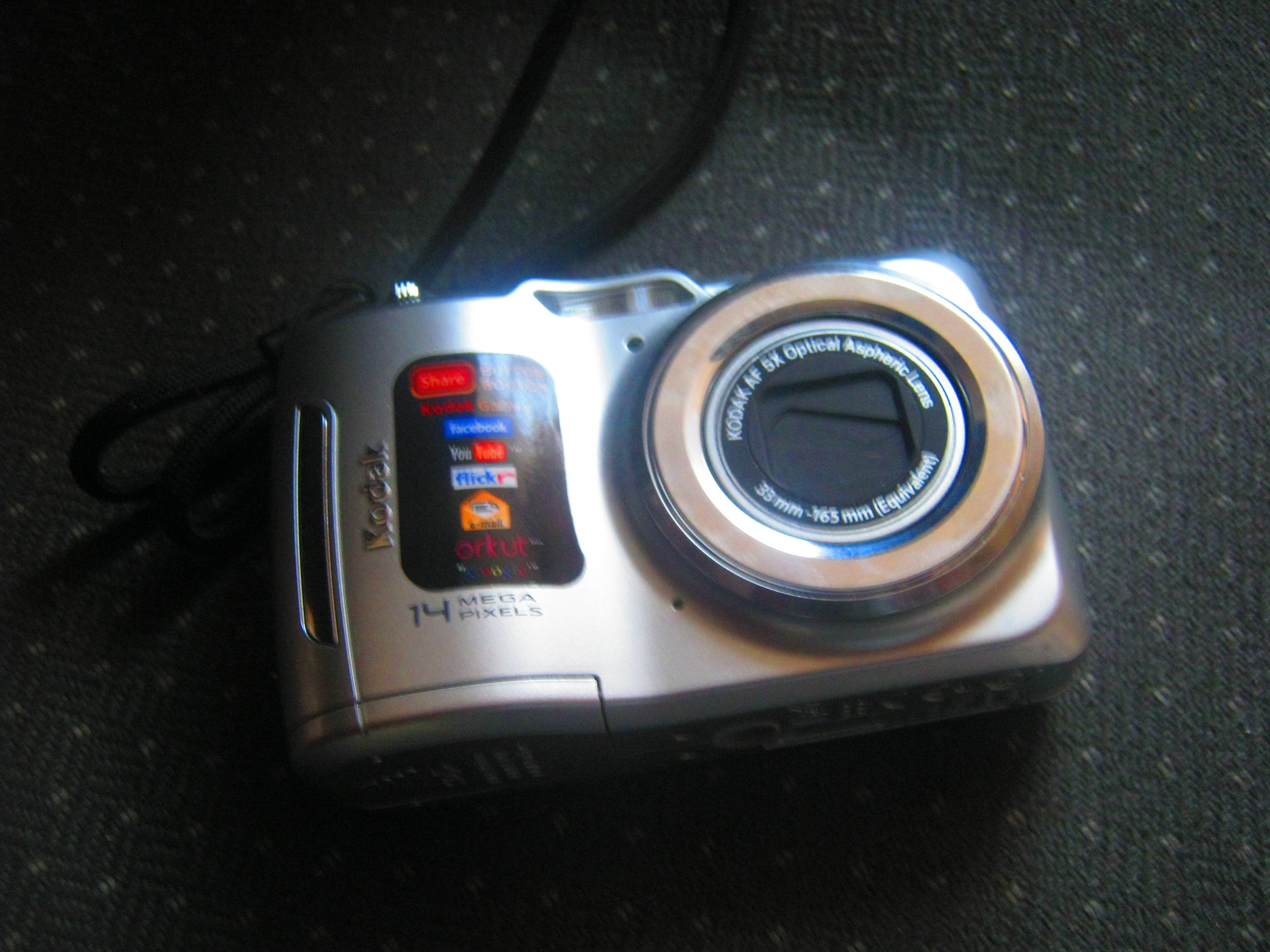 Kodak EasyShare C195 Digital Camera — Tested Compact Camera exact matched product image